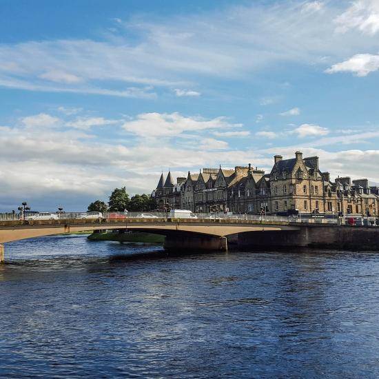 Image of bridge in Inverness by kolibri5 from Pixabay
